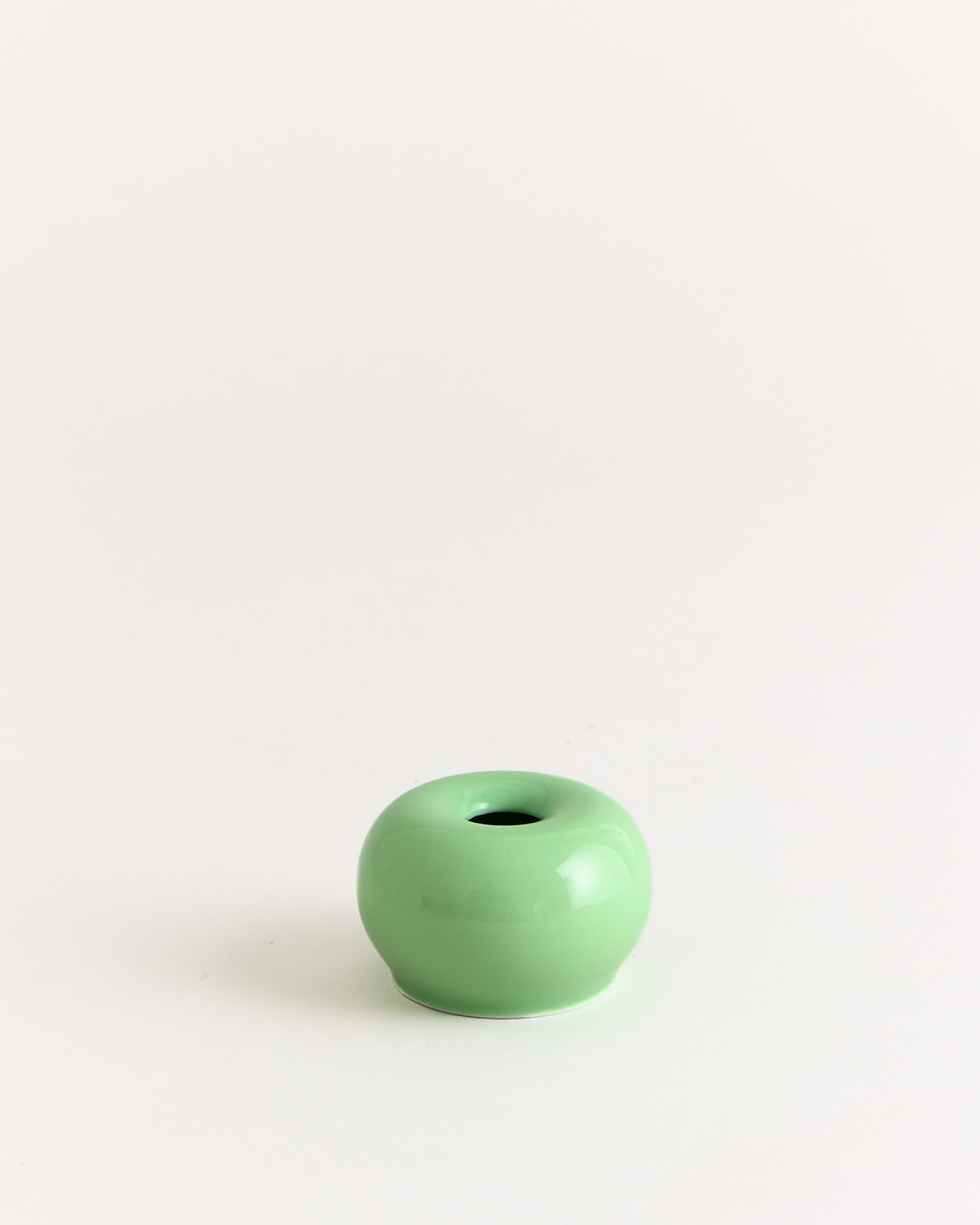 Hibi Doughnut Chasen Matcha Whisk Holder - Pistachio | T2 Tea AU