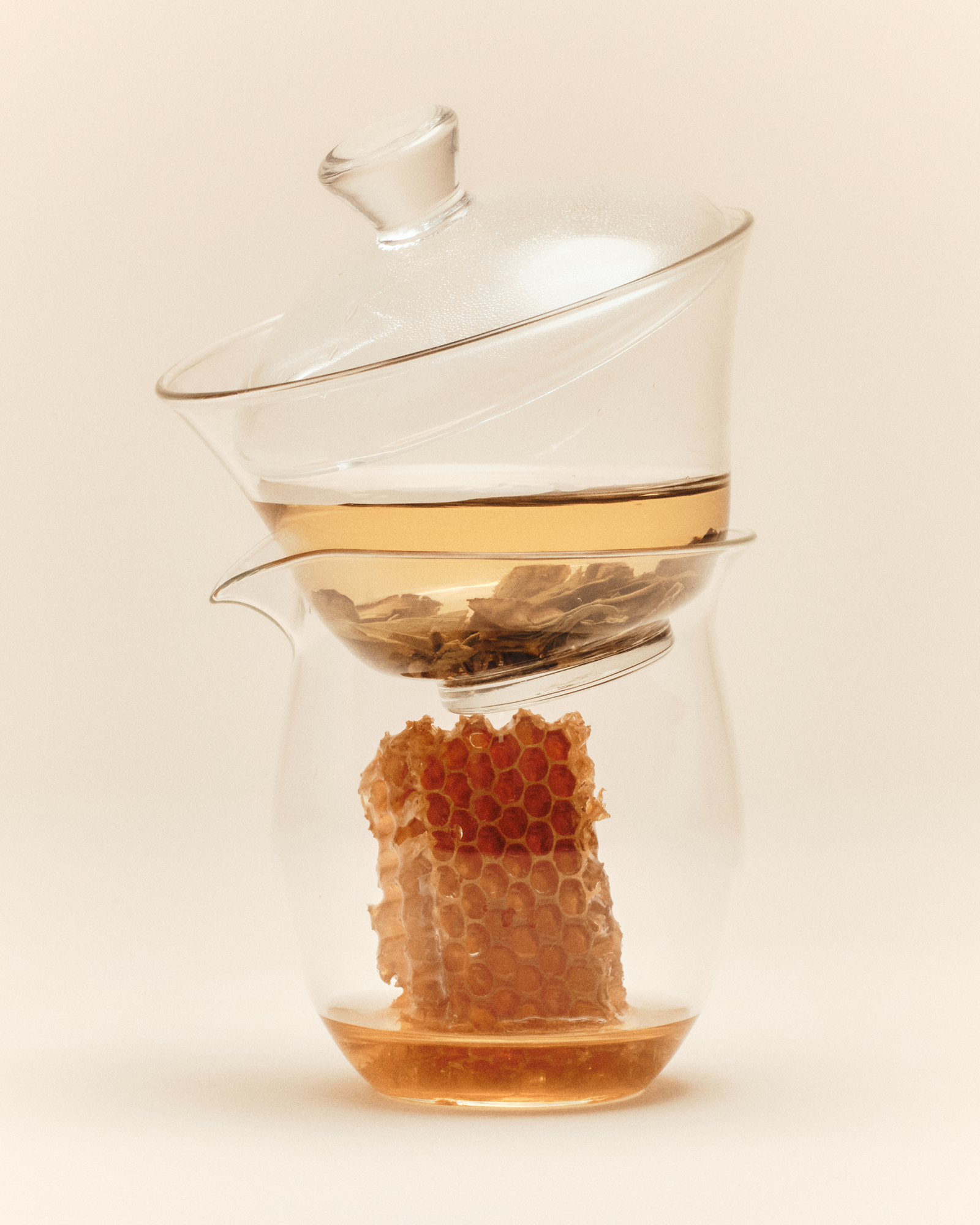 Chinese Gaiwan Tea Bowl: Mastering the Pour