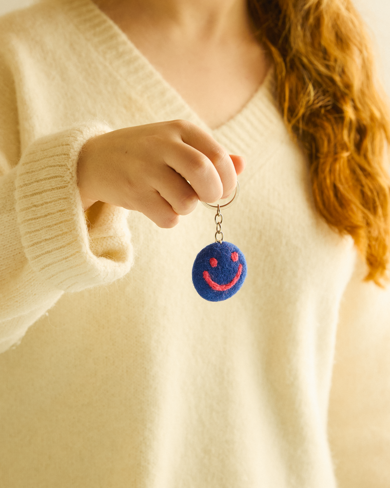 Aveva Smiley Blue Key Chain
