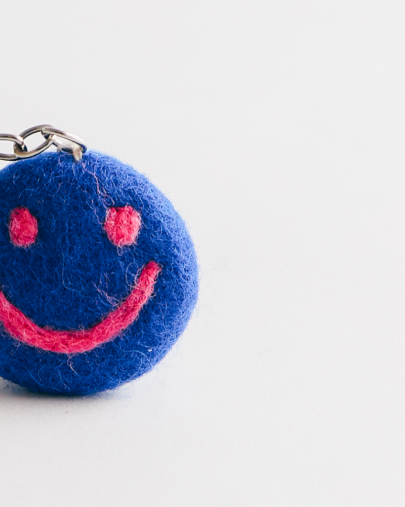 Aveva Smiley Blue Key Chain