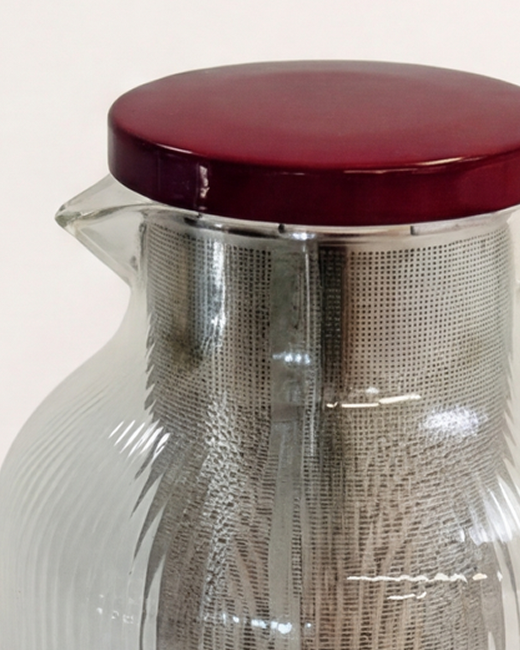 Chill Me Glass Iced Tea Jug Burgundy